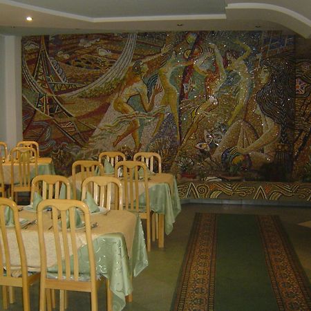 Zhibek Zholy Hotel Astana Bagian luar foto
